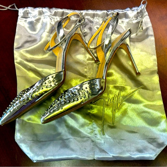 Beautiful Giuseppe Zanotti embellished ankle strap pumps EUC EU 39 - Picture 9 of 9